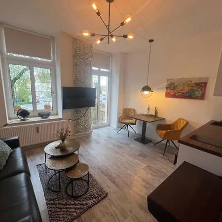 Laluna Modernes Wohnstudio Mit Balkon Im Herzen Von