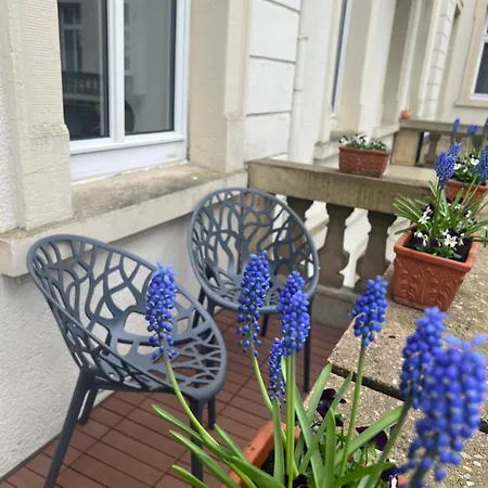 Laluna Modernes Wohnstudio Mit Balkon Im Herzen Von